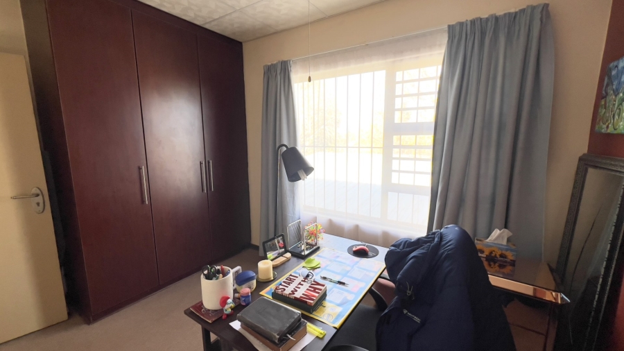 3 Bedroom Property for Sale in Langenhovenpark Free State